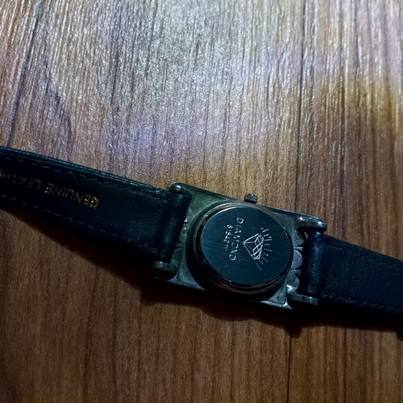 Vintage sparkly Diamond BRAND Silver watch - Picture 2 of 3